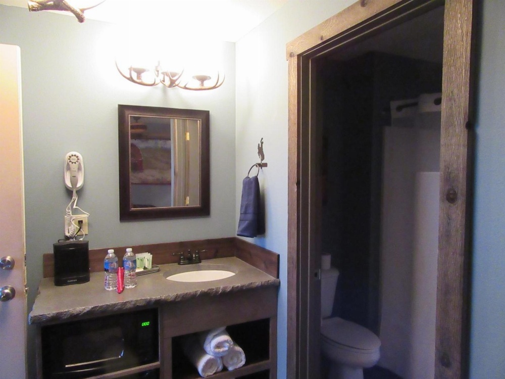 Room image 4