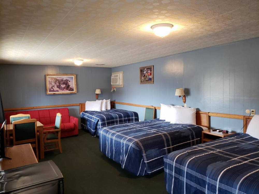 Family Room (8 Adults) - NOT Pet Friendly