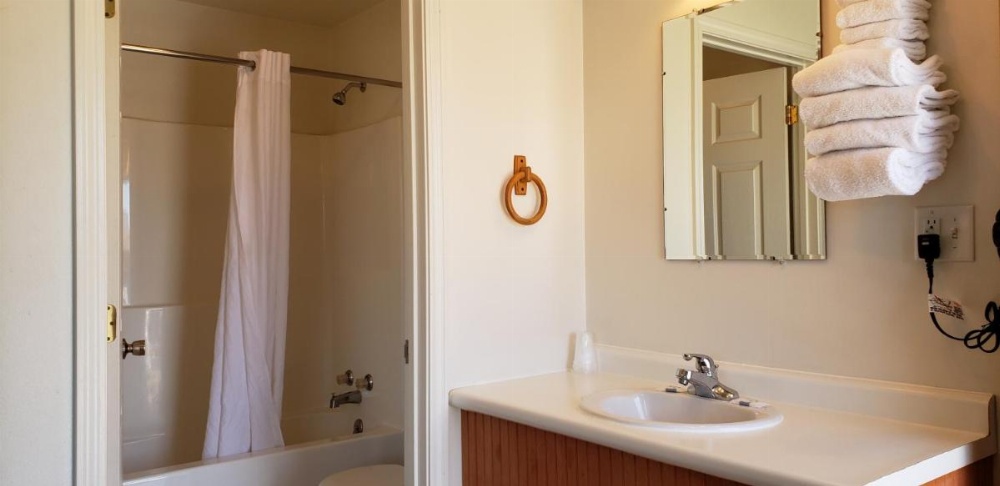 Room image 4